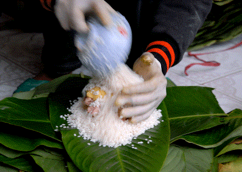 Cách gói bánh chưng vuông bằng tay đảm bảo xanh, đẹp, ngon - ảnh 4