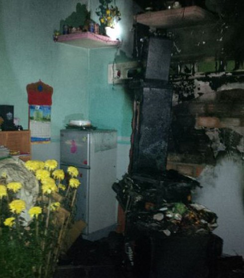 Cháy nhà đêm mùng ba Tết - ảnh 1