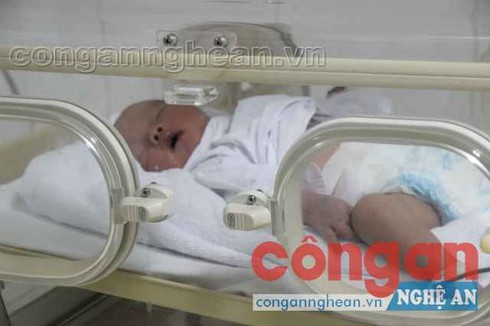 Cứu sống người mẹ cùng thai nhi 8 tháng tuổi bị ôtô tông phải - ảnh 2
