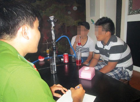 Hàng chục học sinh THCS ở TP. Vũng Tàu hút shisha - ảnh 1