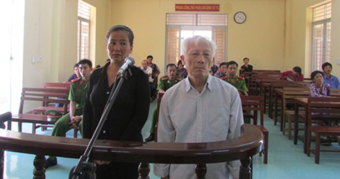 Cụ già 76 tuổi mua dâm người chưa thành niên “nhận” 3,6 năm tù - ảnh 1