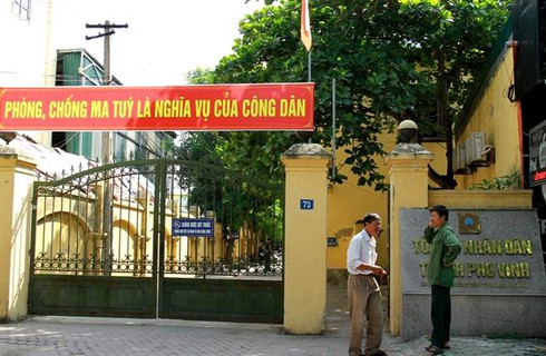 Đi hòa giải, đương sự bị đánh giữa sân tòa - ảnh 1