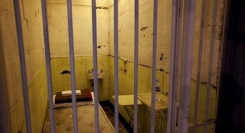 Giả danh công an lo phòng