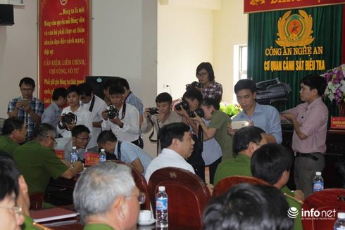 Họp báo vụ án ở Nghệ An: Nghi phạm giết 4 người rồi định đốt lán - ảnh 5