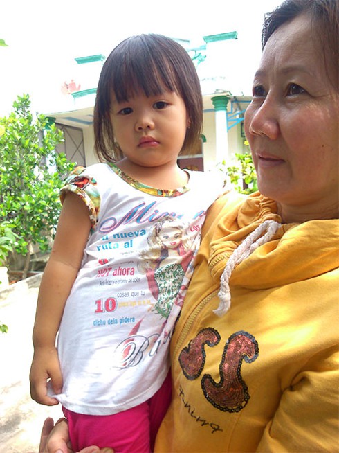 “Ẩn khuất” chuyện nhặt được bé gái 3 tuổi đi lạc - ảnh 1