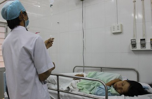 Mẹ sốc vì người lạ đâm dao vào đầu con trai 11 ngày tuổi - ảnh 2