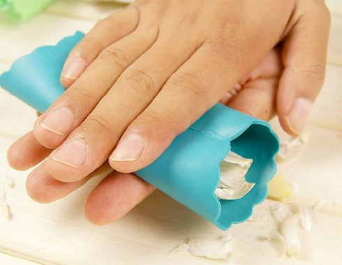 Cách bào gừng, bóc tỏi nhanh bất ngờ - ảnh 2
