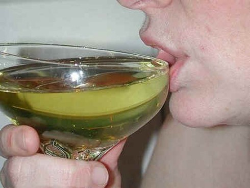 Suýt chết vì uống