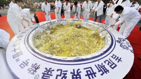 Khỏa thân đi tàu lượn siêu tốc - ảnh 2