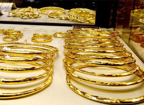 Giá vàng hôm nay 2/11 giảm sâu, giá USD dao động nhẹ - ảnh 1