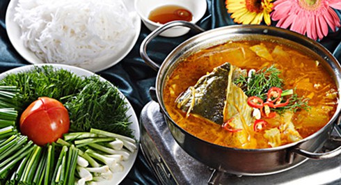 Cách làm lẩu cá chình chua cay ngon miệng - ảnh 1