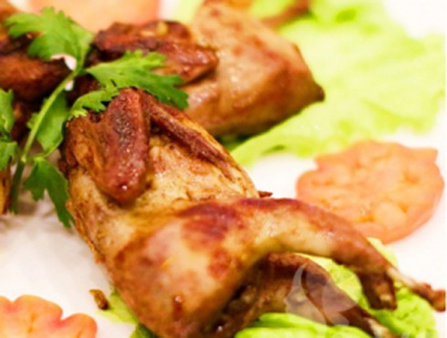 Cách làm chim cút bỏ lò béo ngậy, vàng thơm - ảnh 1