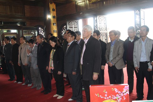 Dâng hương tưởng niệm Chủ tịch Hồ Chí Minh - ảnh 3