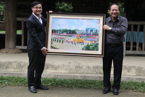 Dâng hương tưởng niệm Chủ tịch Hồ Chí Minh - ảnh 9