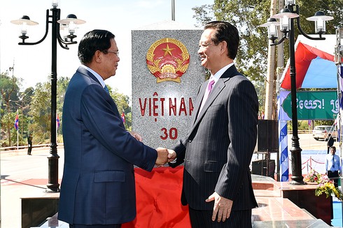 Việt Nam và Campuchia khánh thành 2 cột mốc biên giới - ảnh 1