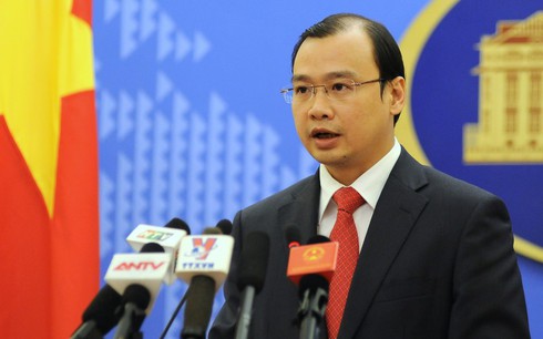 Việt Nam yêu cầu Trung Quốc chấm dứt việc bay ra đá Chữ Thập - ảnh 1