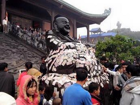 Shop TIN mồng 5 Tết: Đừng biến chúng ta thành