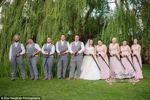 Chụp ảnh cưới với