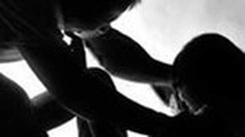 Truy lùng kẻ sàm sỡ phụ nữ - ảnh 1