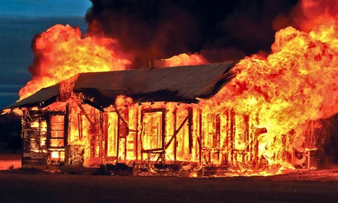 Thiêu sống cả nhà “vợ hờ” lãnh án 9 năm tù - ảnh 1