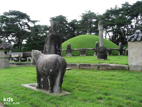 Cổ kính khu lăng mộ Hoàng gia của triều đại Joseon - ảnh 7