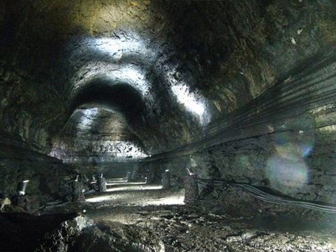 Loại đá đen đặc biệt xốp nhẹ, hút nước trên đảo núi lửa Jeju - ảnh 7