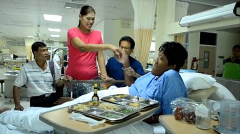 Cô gái cao nhất thế giới đột ngột qua đời ở tuổi 24 - ảnh 2