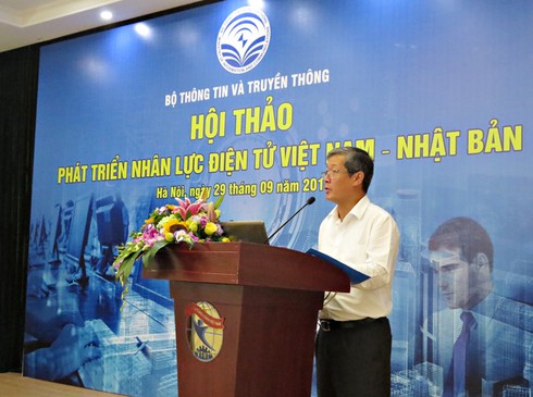 Bộ TT&TT: Đào tạo nhân lực công nghiệp điện tử đạt chuẩn quốc tế là ưu tiên số 1 - ảnh 1