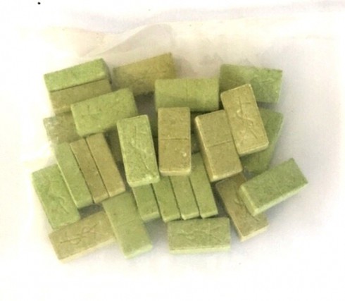 Người đẹp và những viên thuốc “lắc” đời mới - ảnh 4