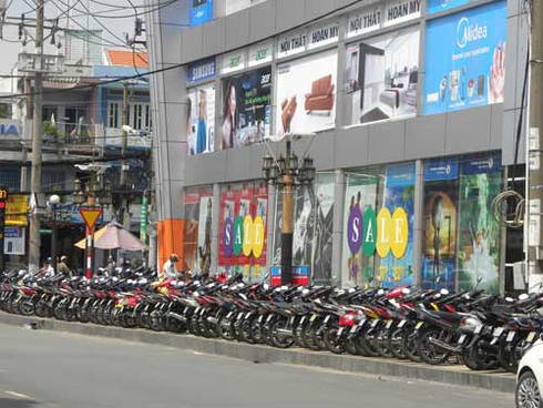 TP.HCM: Công ty “to” ngang nhiên biến vỉa hè thành bãi giữ xe - ảnh 5