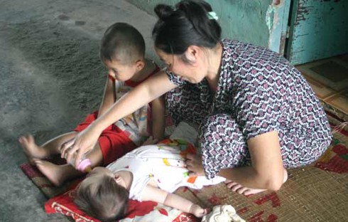 Khốn khổ phận mẹ trẻ, con thơ khu công nghiệp - ảnh 2