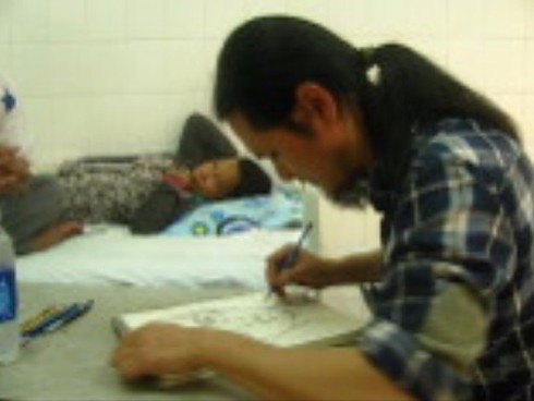 Vẽ chân dung nghi phạm bằng những mô tả trái ngược - ảnh 1