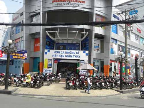 TP.HCM: Công ty “to” ngang nhiên biến vỉa hè thành bãi giữ xe - ảnh 4