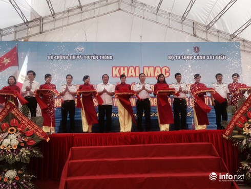 Khai mạc Triển lãm bản đồ và tư liệu về Hoàng Sa, Trường Sa tại Hải Phòng - ảnh 2