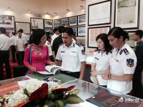 Khai mạc Triển lãm bản đồ và tư liệu về Hoàng Sa, Trường Sa tại Hải Phòng - ảnh 6