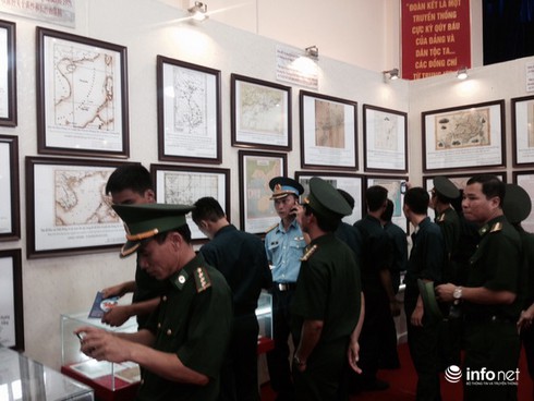 Khai mạc Triển lãm bản đồ và tư liệu về Hoàng Sa, Trường Sa tại Hải Phòng - ảnh 7