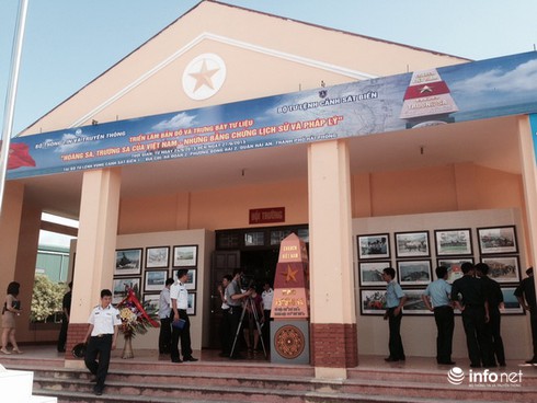 Khai mạc Triển lãm bản đồ và tư liệu về Hoàng Sa, Trường Sa tại Hải Phòng - ảnh 10