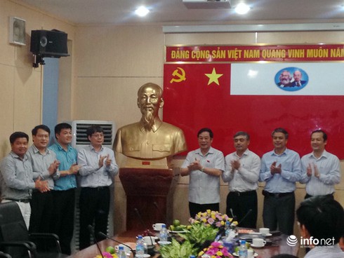 Bộ trưởng TTT&TT Nguyễn Bắc Son thăm 3 Tổng Công ty của VNPT - ảnh 2