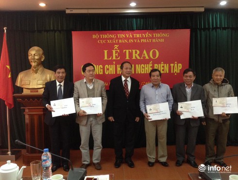 Cấp chứng chỉ hành nghề biên tập cho 804 lãnh đạo, biên tập viên NXB - ảnh 2