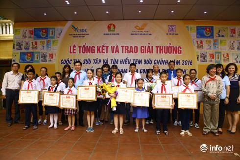 Trao giải cuộc thi Sưu tập tem bưu chính năm 2016 về Tuổi trẻ Việt Nam - ảnh 2