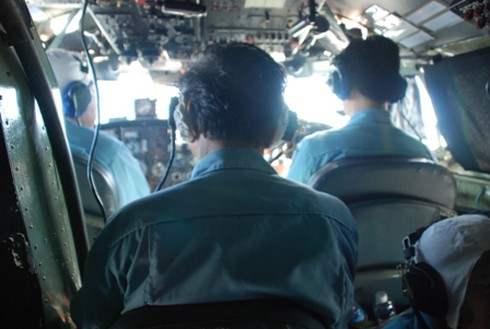 Máy bay MH370 mất tích: Hình ảnh tìm kiếm từ trên cao - ảnh 1