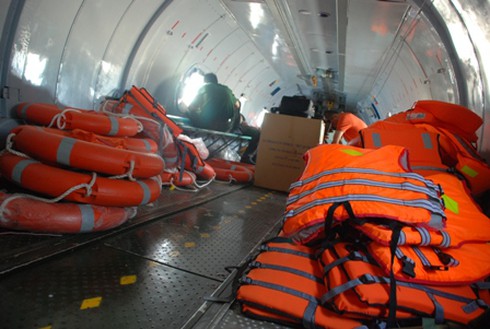 Máy bay MH370 mất tích: Hình ảnh tìm kiếm từ trên cao - ảnh 3