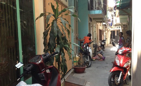 Côn đồ xách mã tấu chém gục người cựu chiến binh - ảnh 1