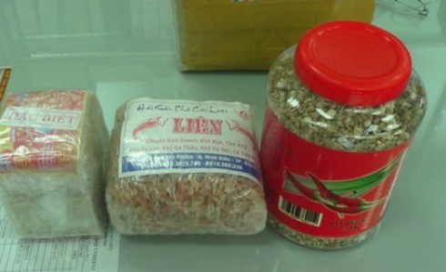 1,5kg tiền chất ma túy “ngụy trang” thành muối xả ớt - ảnh 1