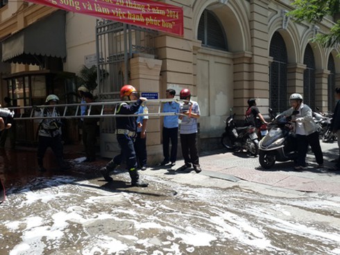 TP.HCM: Trời nắng nóng, hai vụ cháy liên tiếp xảy ra - ảnh 3