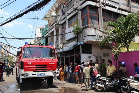 TP.HCM: Trời nắng nóng, hai vụ cháy liên tiếp xảy ra - ảnh 5
