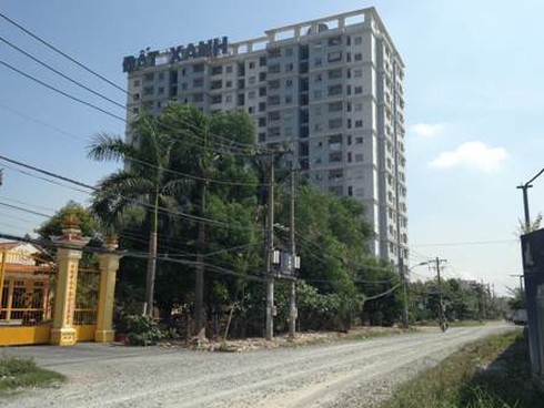 Giảng viên người nước ngoài treo cổ tại chung cư - ảnh 1