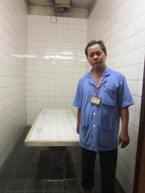 Chuyện những người sống chung với xác chết ở Sài gòn - ảnh 1