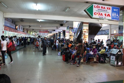 TP.HCM: Bến xe, ga tàu đồng loạt tăng chuyến phục vụ người dân - ảnh 1