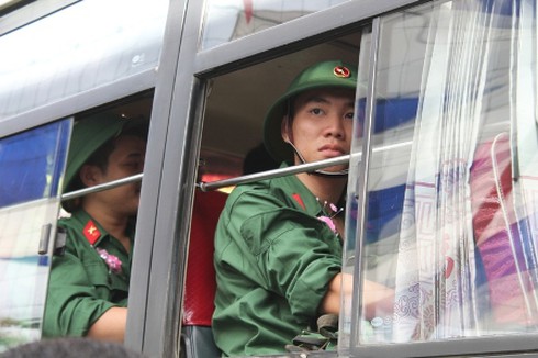 Hàng ngàn thanh niên TP.HCM háo hức lên đường nhập ngũ - ảnh 12